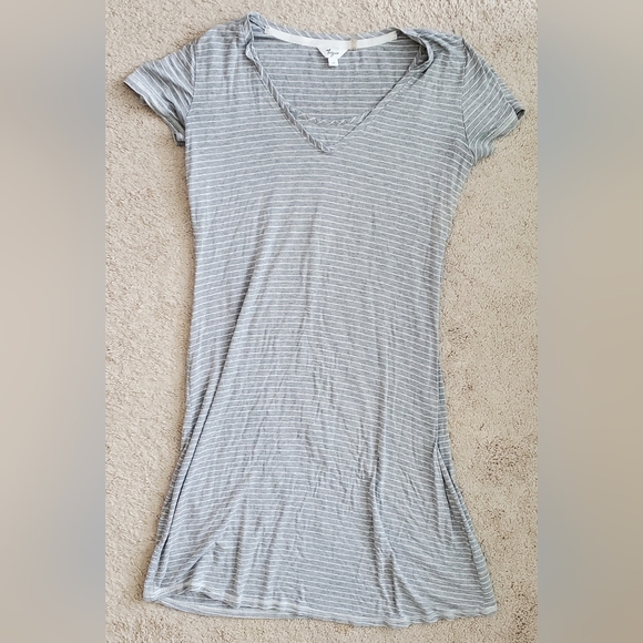 Nursing nightie - Picture 1 of 1